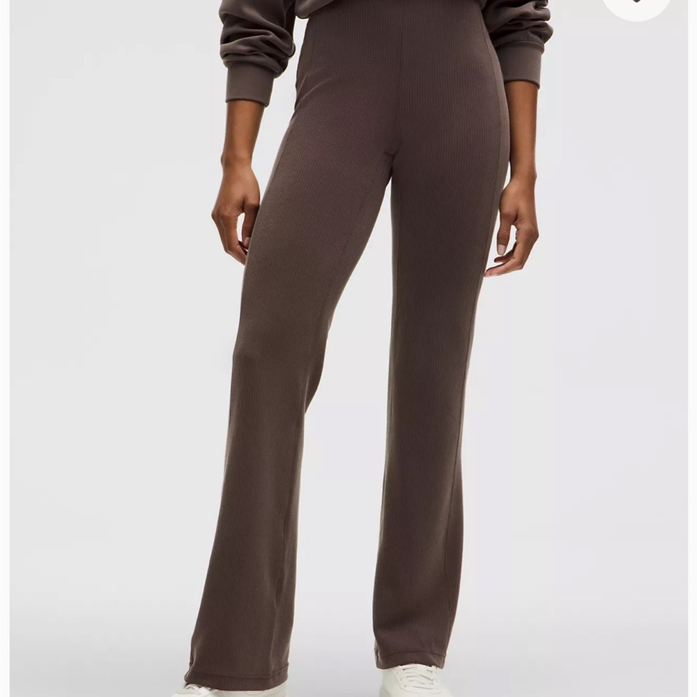 Lululemon Ribbed Softstreme Flared Pant
Regular